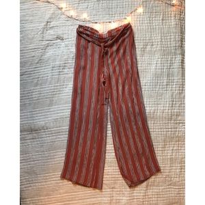 Wide-legged striped pants
